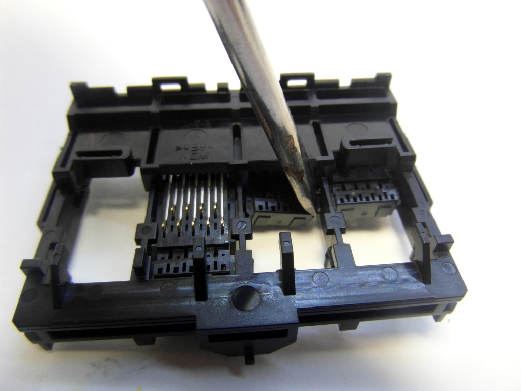 Поправляем контактную группу и снимаем