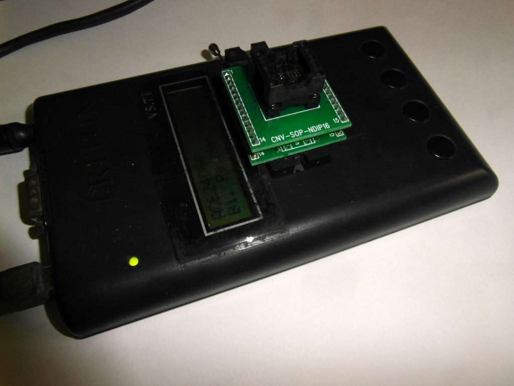 Прошивка микросхемы 24q64 тритоном