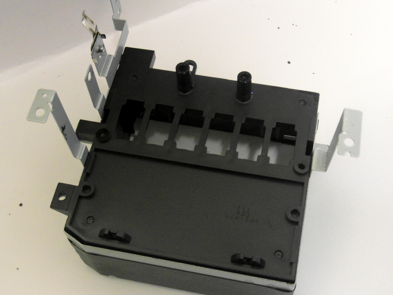 Часть  блока  демпферной камеры. для крепления картриджей