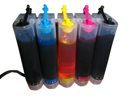 Заполненные емкости, резиновые пробки закрыты.