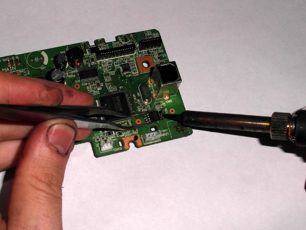 Выпаивание 25Q32 для Epson XP 103 Выпаивание 25Q32 для Epson XP 103